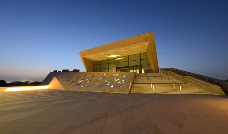 Sheik Zayed Desert Learining Center © Chalabi Architects